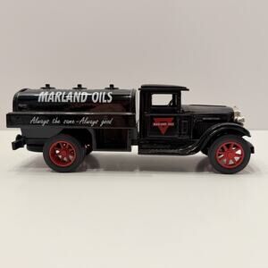 1929 International Truck Bank - ERTL Die Cast Metal Marland Oils (Conoco)